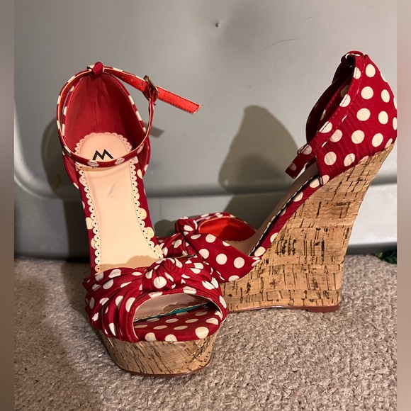 Madison Red Polkadot heels Size 6 Cork heel - Picture 1 of 6